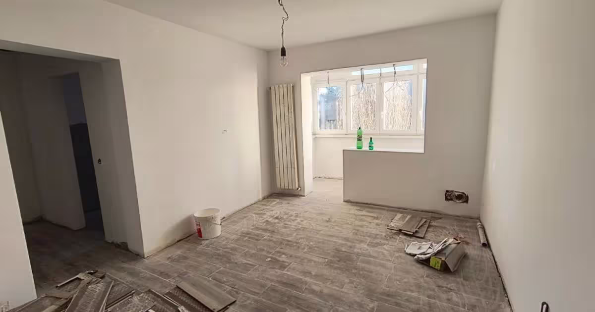 Apartament semidecomandat cu 3 camere în zona Central-Piață, Râmnicu Sărat
