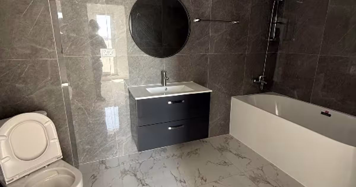 Apartament decomandat cu 3 camere în Roșu