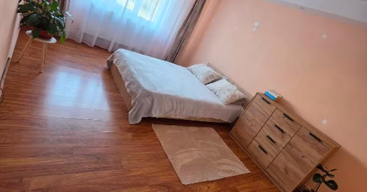 Apartament decomandat cu 4 camere în zona Central, Rovinari