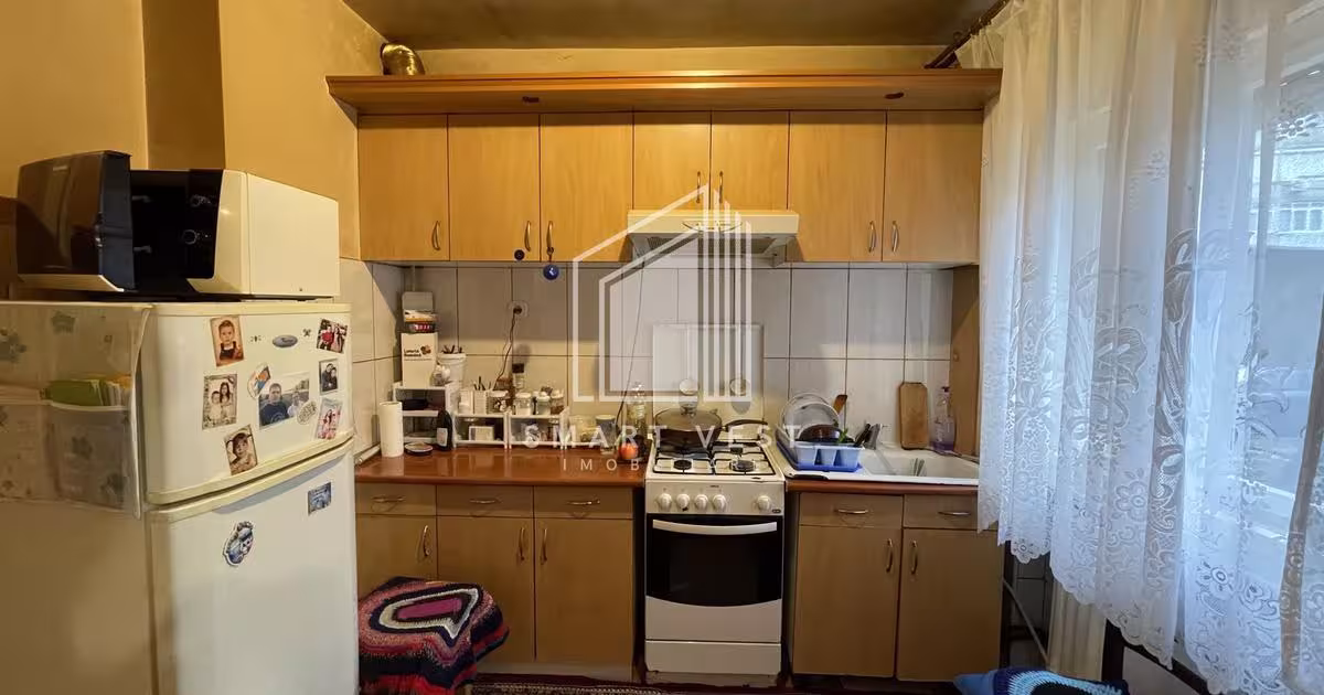 Apartament semidecomandat cu 4 camere în zona Micro 15, Satu Mare