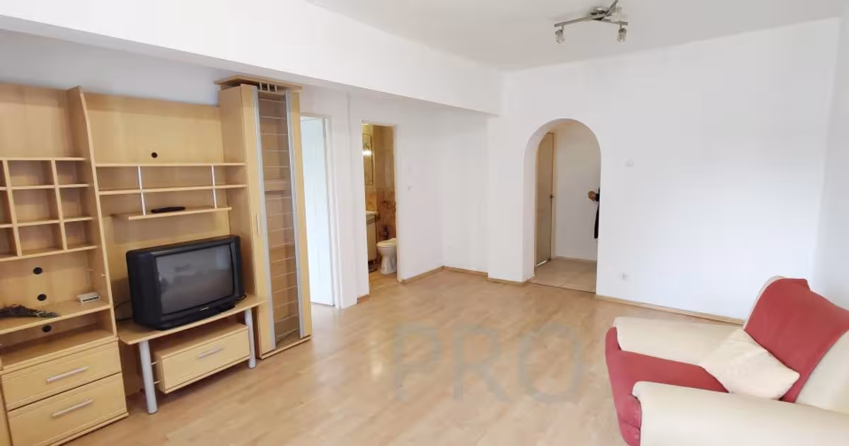 Apartament semidecomandat cu 4 camere în zona Vasile Aaron, Sibiu