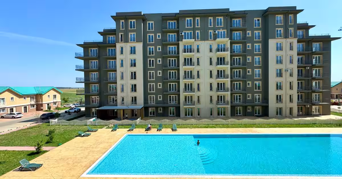 Apartament decomandat cu 3 camere în Ștefăneștii de Jos