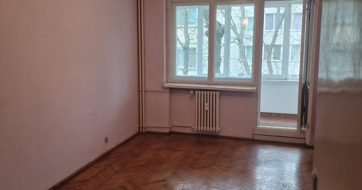 De Vanzare apartament 3 camere decomandat etaj 1 George Enescu