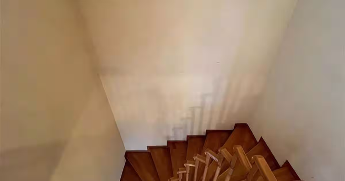 De vanzare/inchiriat casa tip dulex in zona Platoul Cornesti