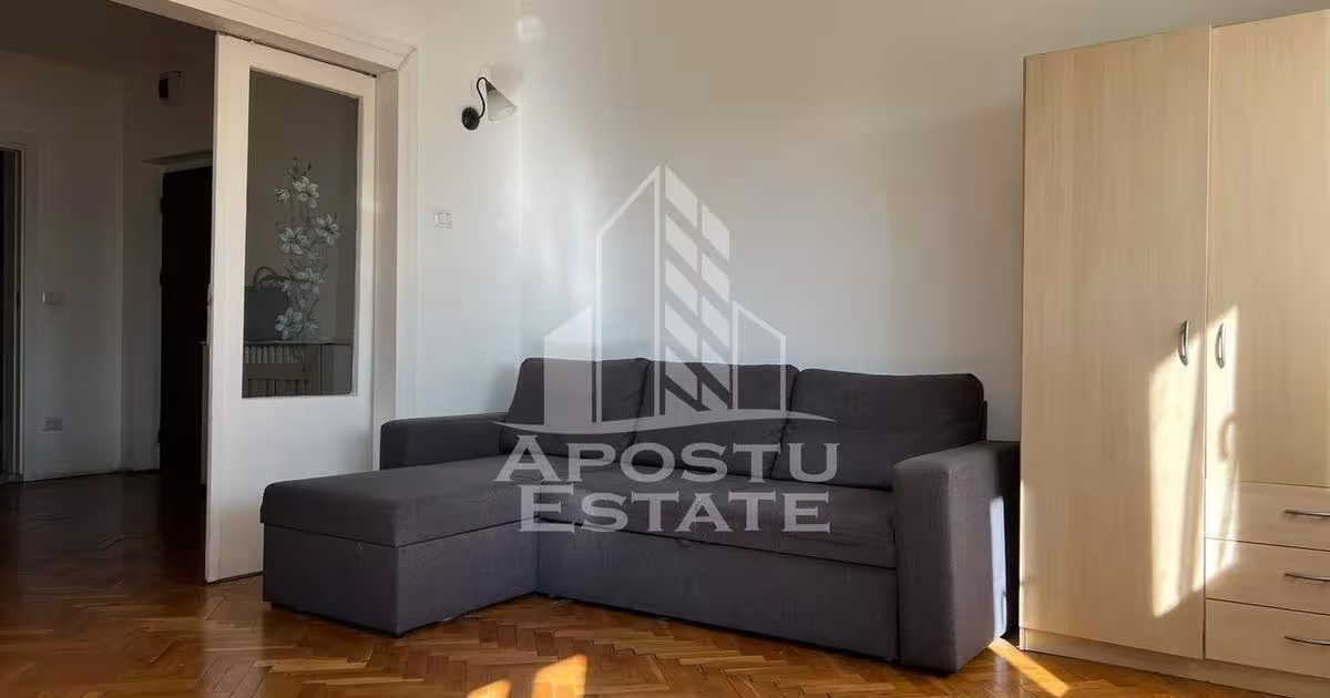 Apartament decomandat cu 4 camere în zona P-ța Unirii, Timișoara