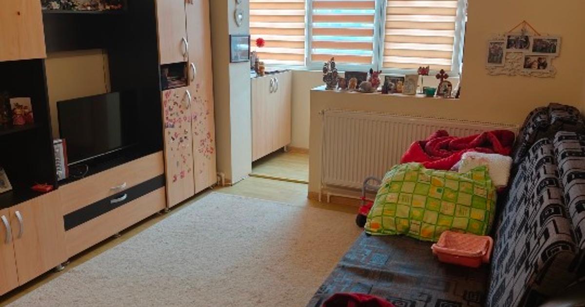 Apartament decomandat cu 3 camere în Urziceni