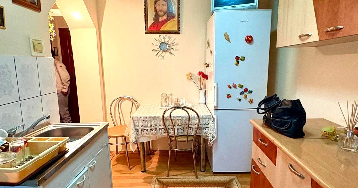 Apartament 3 camere 44mp zona Kaufalnd mobilat 57.000eur neg