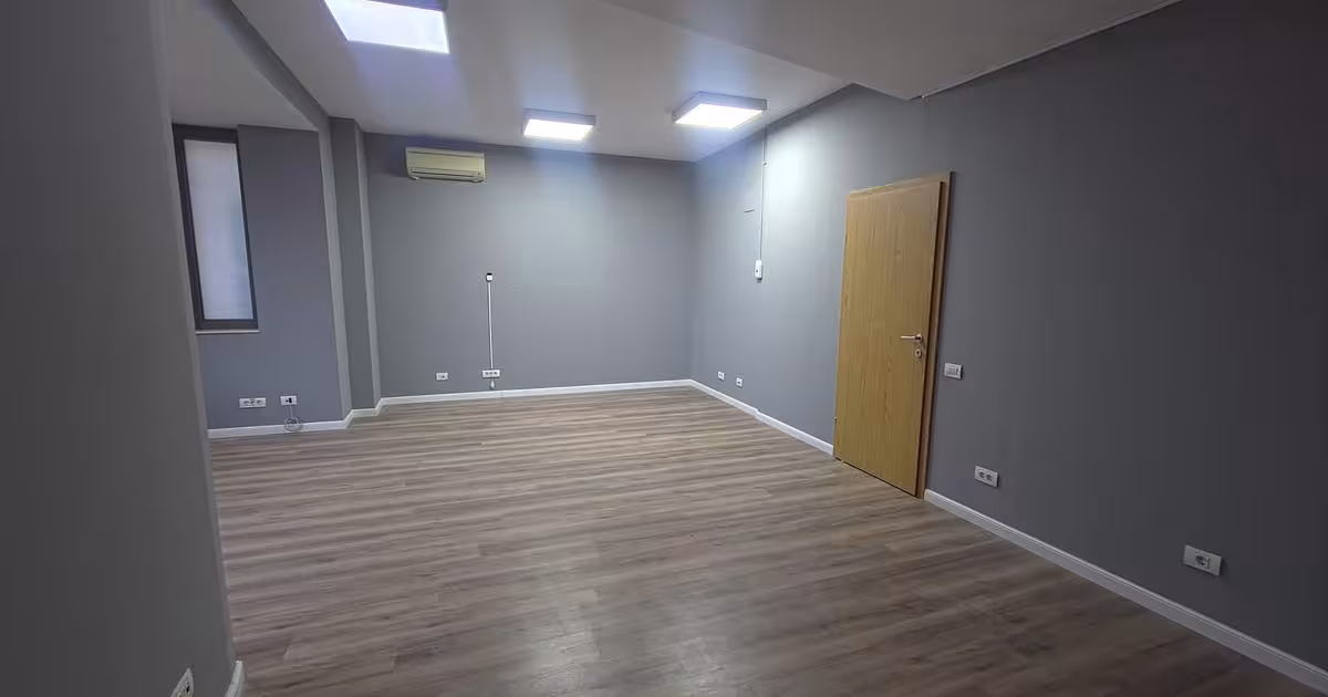 Birou 35.66 mp în zona Delfinariu, Constanța