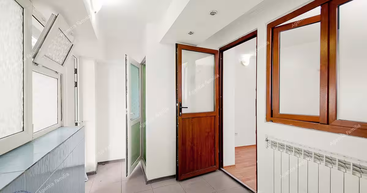Spatiu comercial parter de bloc BR-uri Agentia de Voiaj