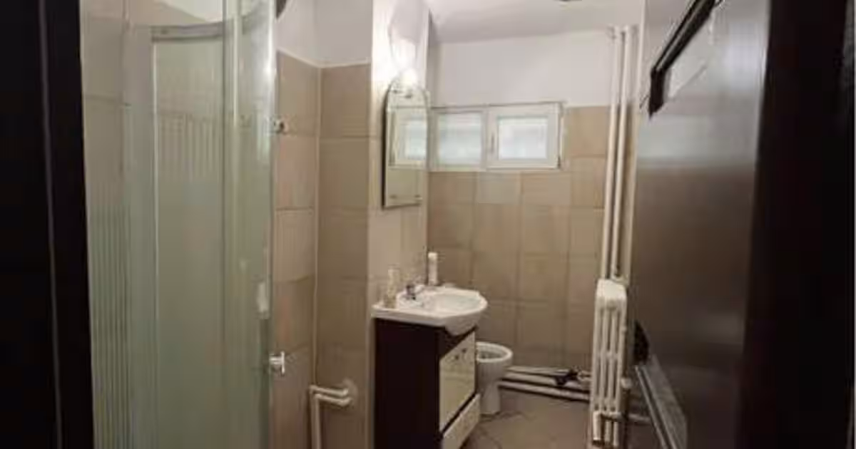 Spațiu comercial de vânzare - Splai Bahlui Mal Drept-85 000 EUR