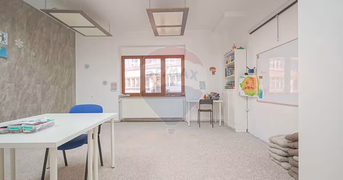 Casă cu 9 camere în zona Centrul Civic, Brașov