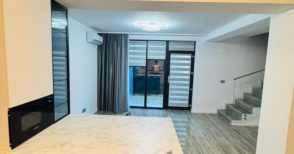 Casă cu 4 camere în zona Central, Otopeni