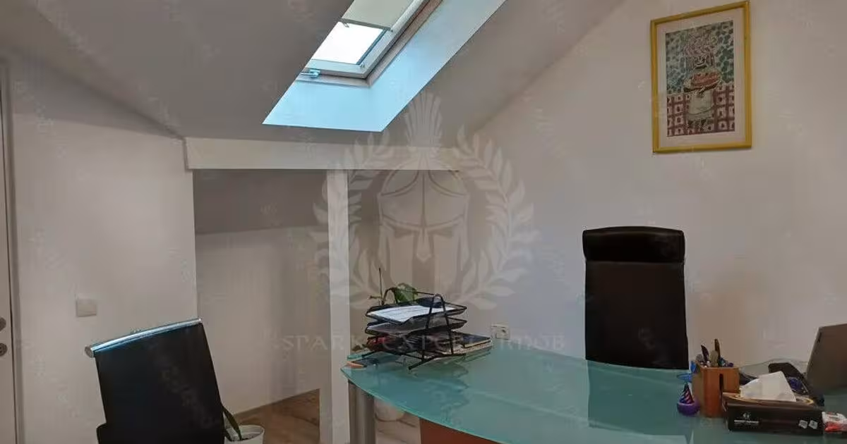 Casă cu 4 camere în zona Central, Ploiești
