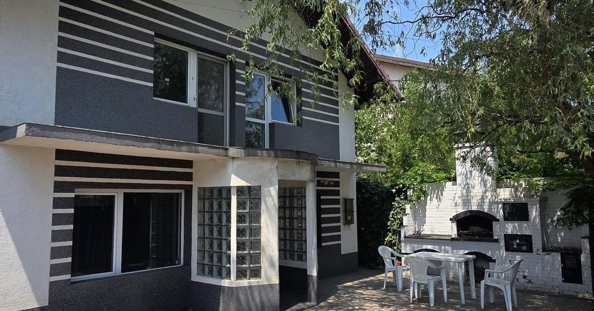 Casă 150 mp cu 4 camere în Popești-Leordeni