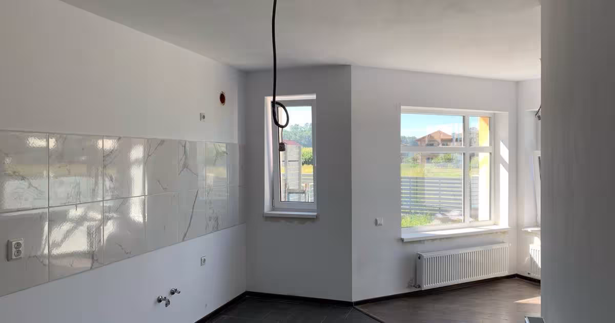 Casă 120 mp cu 4 camere în Sânpetru