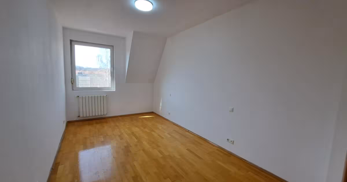 Casă cu 6 camere în zona Central, Voluntari