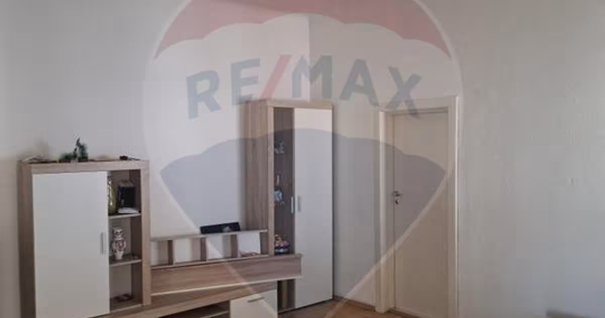 Casă cu 4 camere în Axente Sever