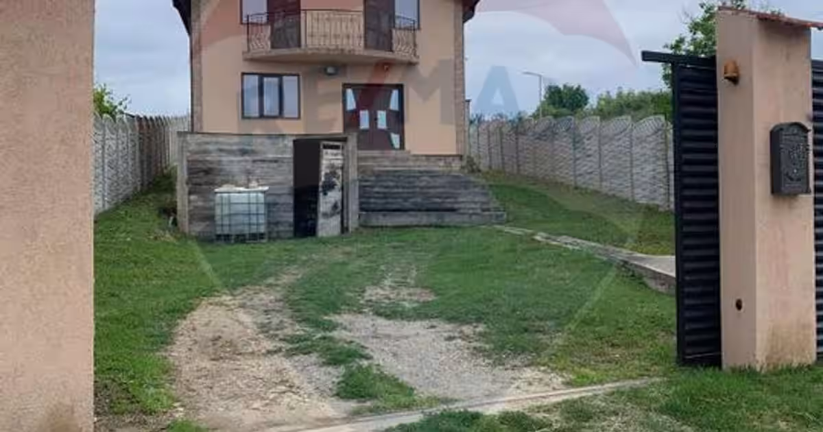 Casă 140 mp cu 10 camere în Bucovăț