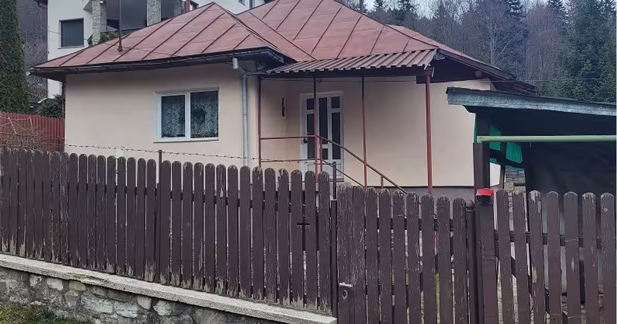Casă 150 mp cu 6 camere în Bușteni