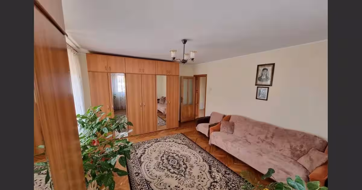 Casă 360 mp cu 3 camere în Ciocănești