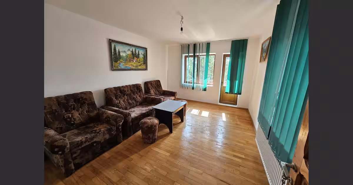Casă 626 mp cu 10 camere în Cordun