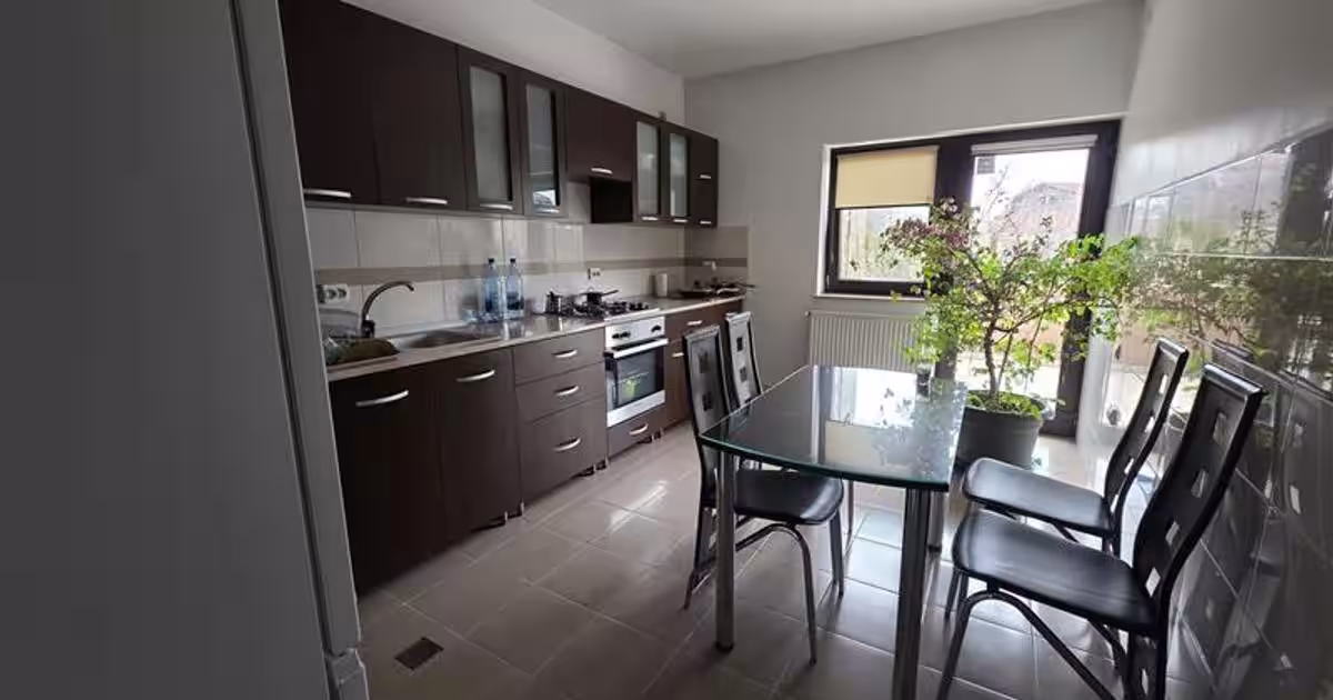 Casa P+E+M, teren 664 mp - zona centrala - Spitalul Judetean