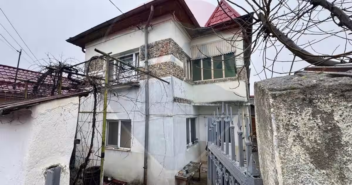 Casă / Vilă cu 5 camere de vânzare în zona Bariera Valcii