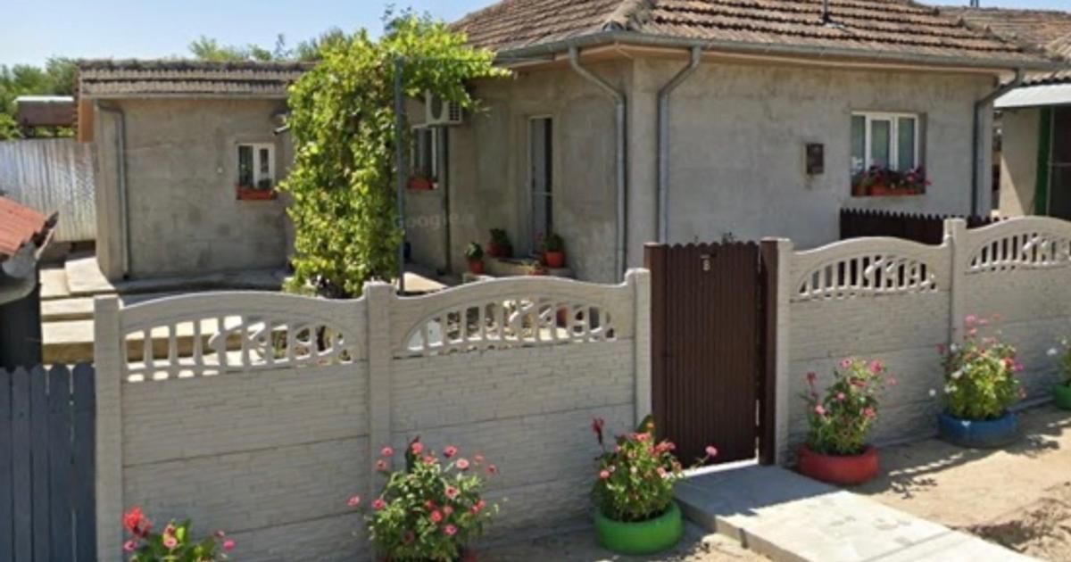 Casă 80 mp cu 3 camere în Fetești