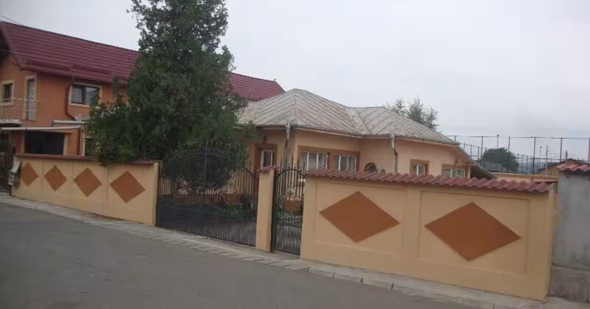 Casă cu 3 camere în Filipeștii de Târg