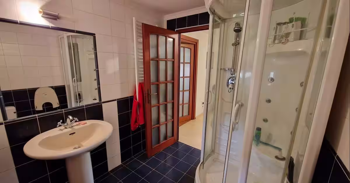 Casă/Pensiune de vanzare cu piscina interioara, Fizira, Comision 0%