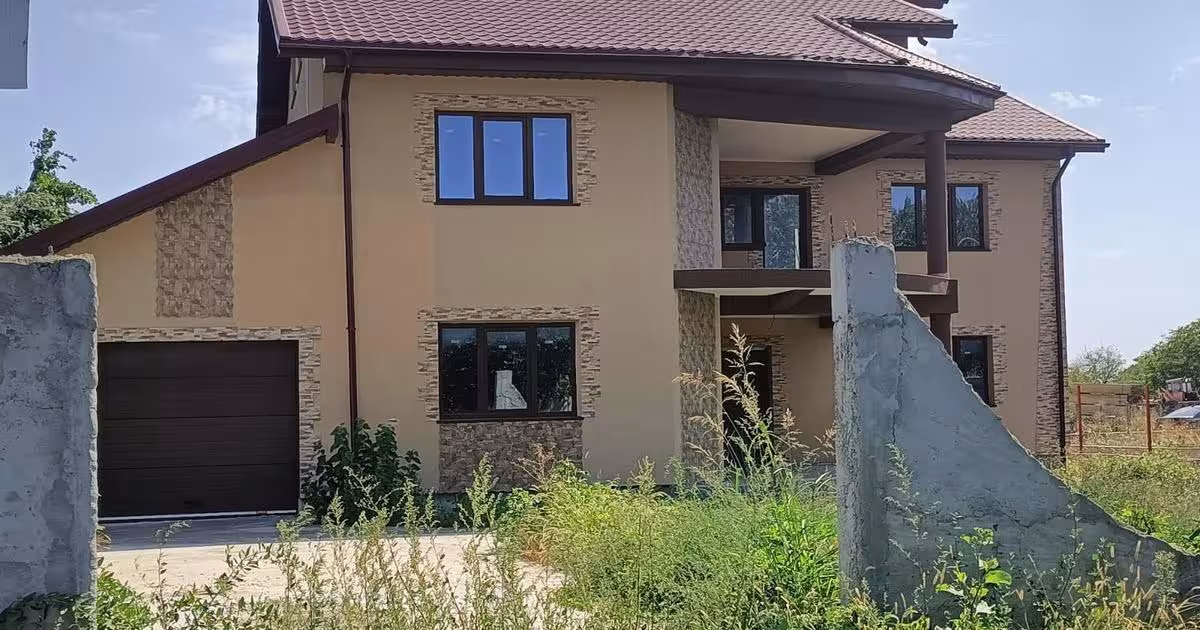 Casă 140 mp cu 5 camere în zona Vest, Focșani