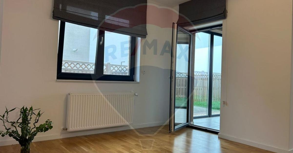 Casă 111 mp cu 4 camere în Frumușani