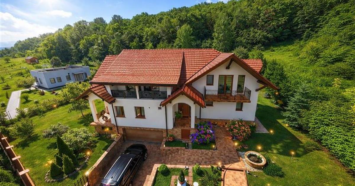 FILM! Vila rafinata, intr- un mediu natural de elita, Pestisu Mic, Valea Nandrul