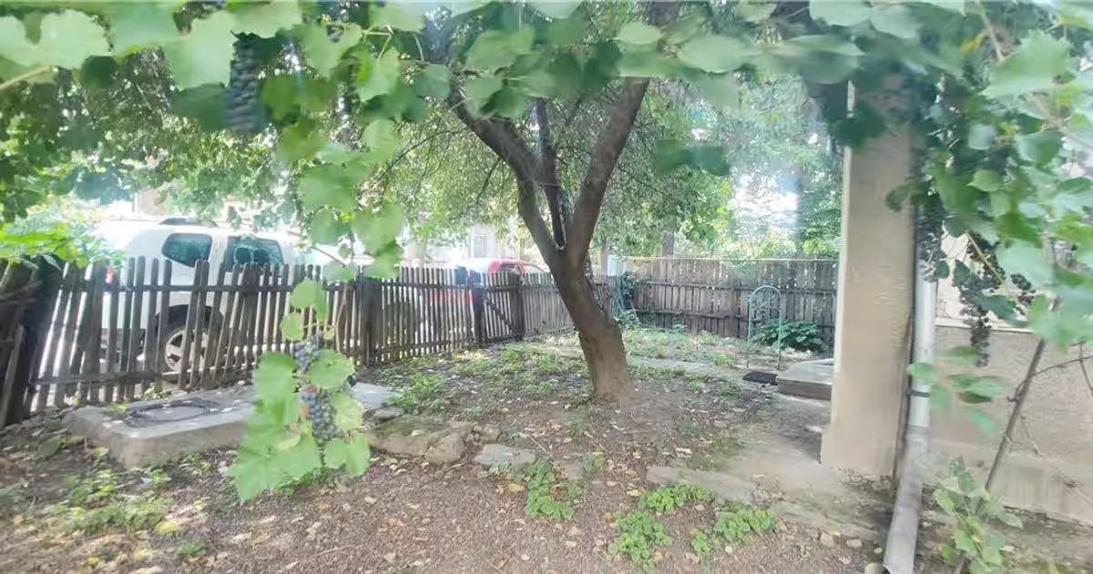 GARA CENTRU PIATA UNIRII TEREN 377 MP CU CASA -300,000 EUR