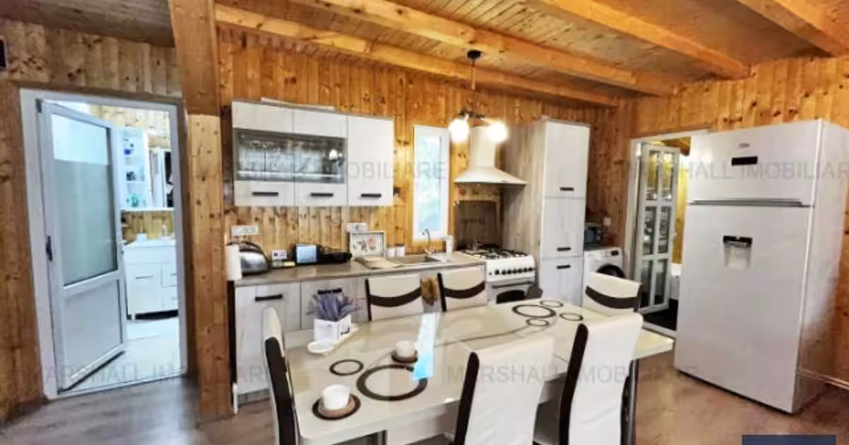 Casă 50 mp cu 2 camere în Lipănești