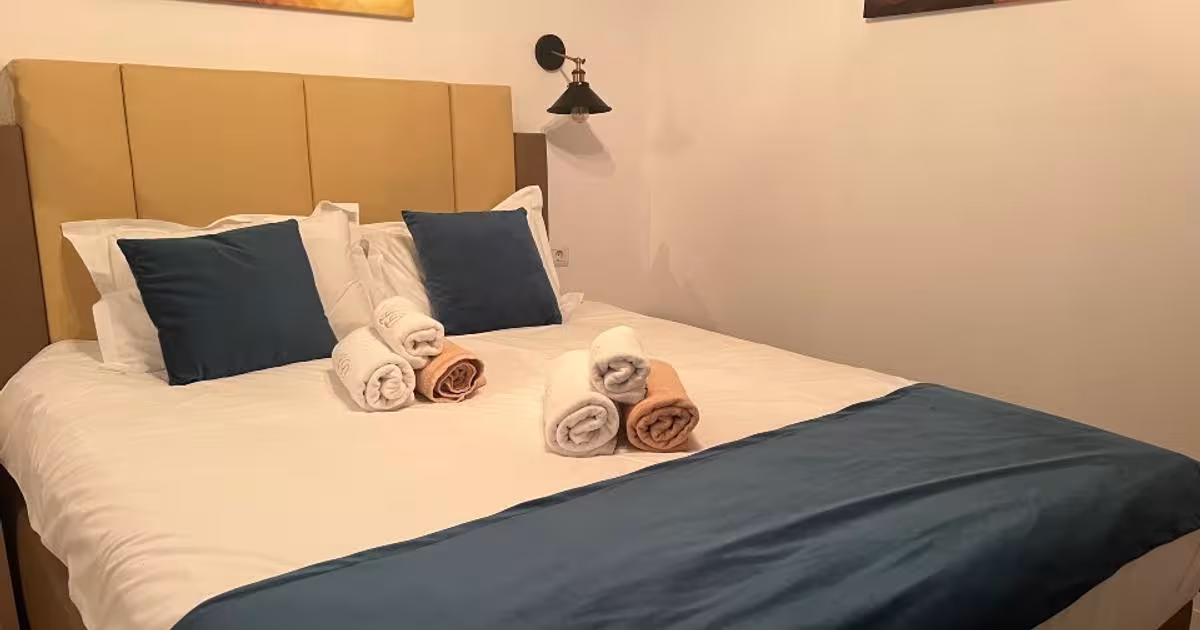 Casă 500 mp cu 11 camere în zona Central, Ocnele Mari