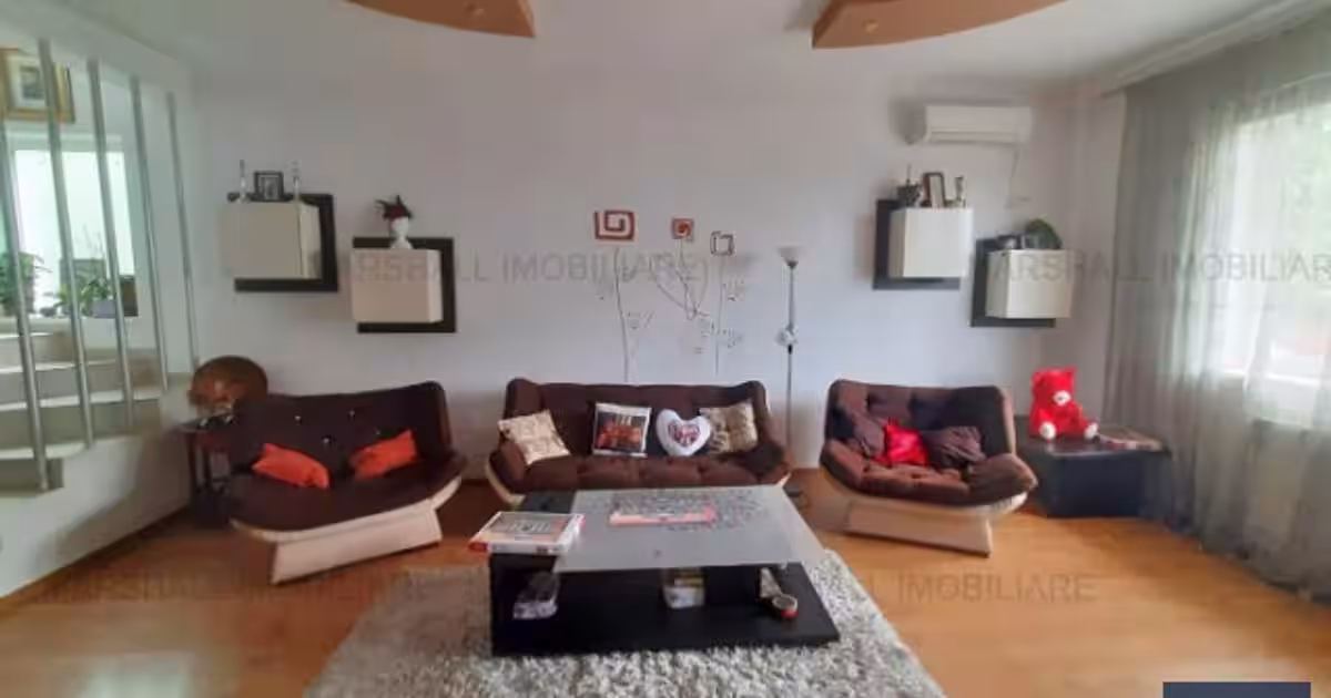 Casă 165 mp cu 5 camere în Pleașa