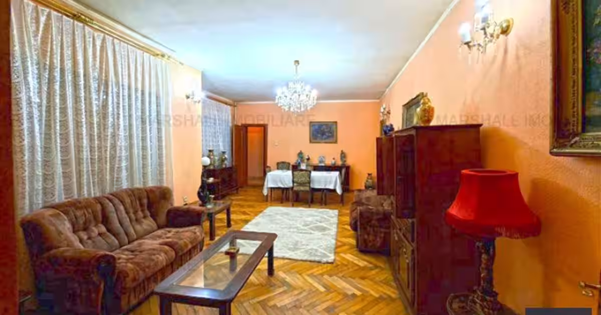 Casă 259 mp cu 4 camere în zona Lupeni, Ploiești