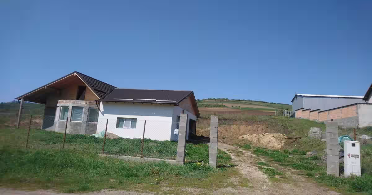 Casă 152 mp cu 3 camere în Porumbeni