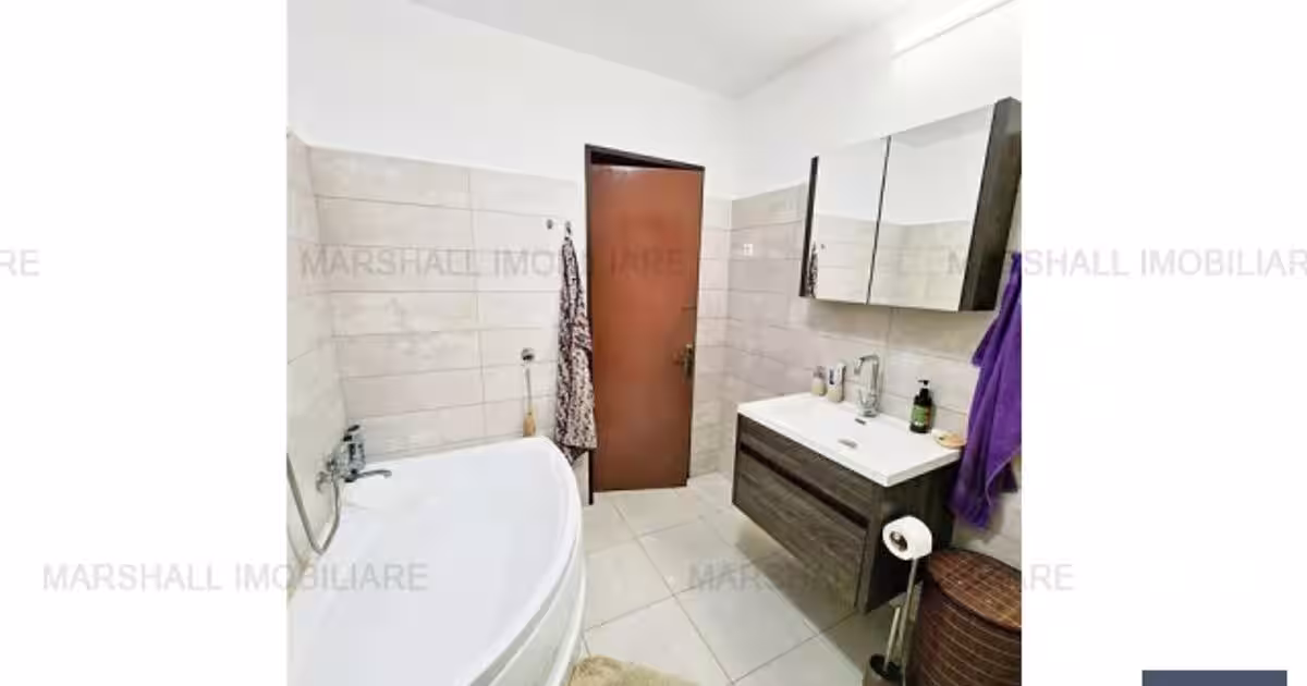Casă 312.56 mp cu 9 camere în Puchenii Mari
