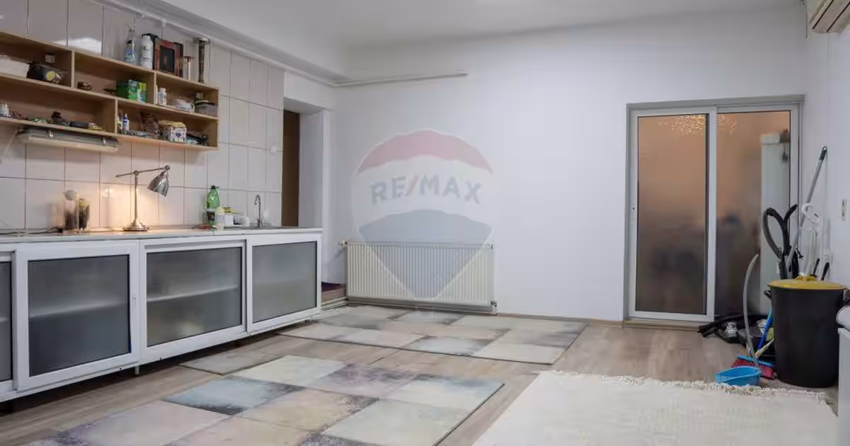 DE VANZARE Reședință Premium cu Piscină și Teren Generos – Chiajna
