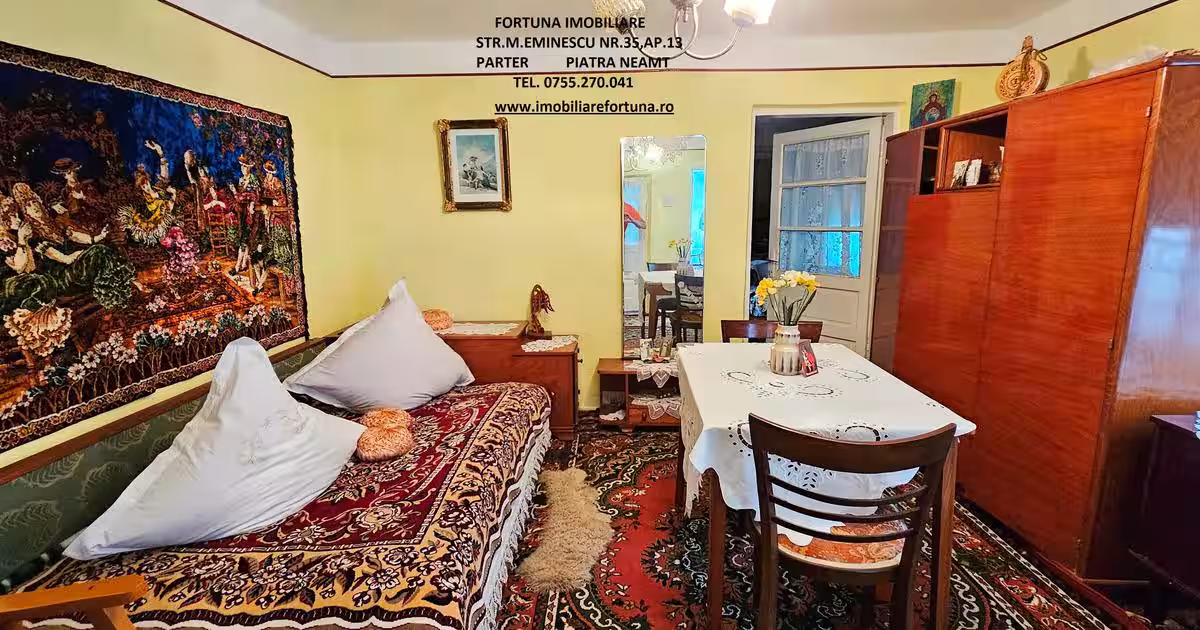 Casă 110 mp cu 4 camere în Roznov