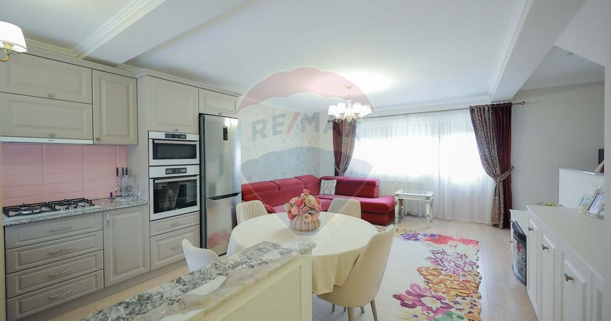 Casă de vânzare cu 4 camere în cartierul Beverly Hills, Sânmartin