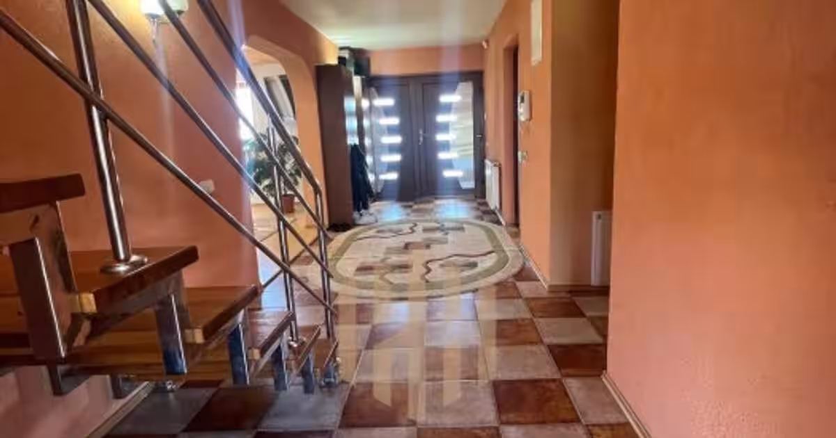 Casă solidă  Săsar la cheie ,zona Vama ,teren 10 ari ,la 3 min de Baia Mare c