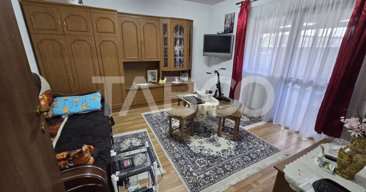 Casă cu 6 camere în Șelimbăr