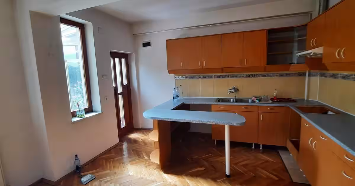 De vanzare casa cu 4 camere, Targu Mures, Zona Centrala