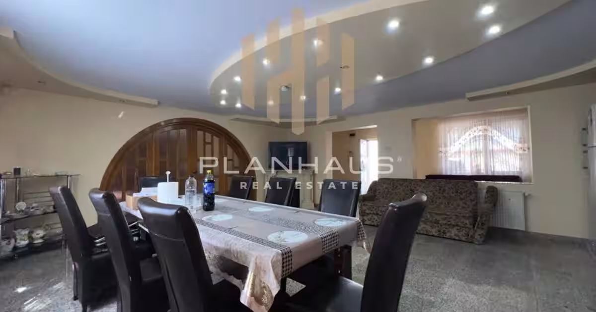 Casă Tăutii de Sus ,la drum principal pozitie excelentă ,462 mp teren