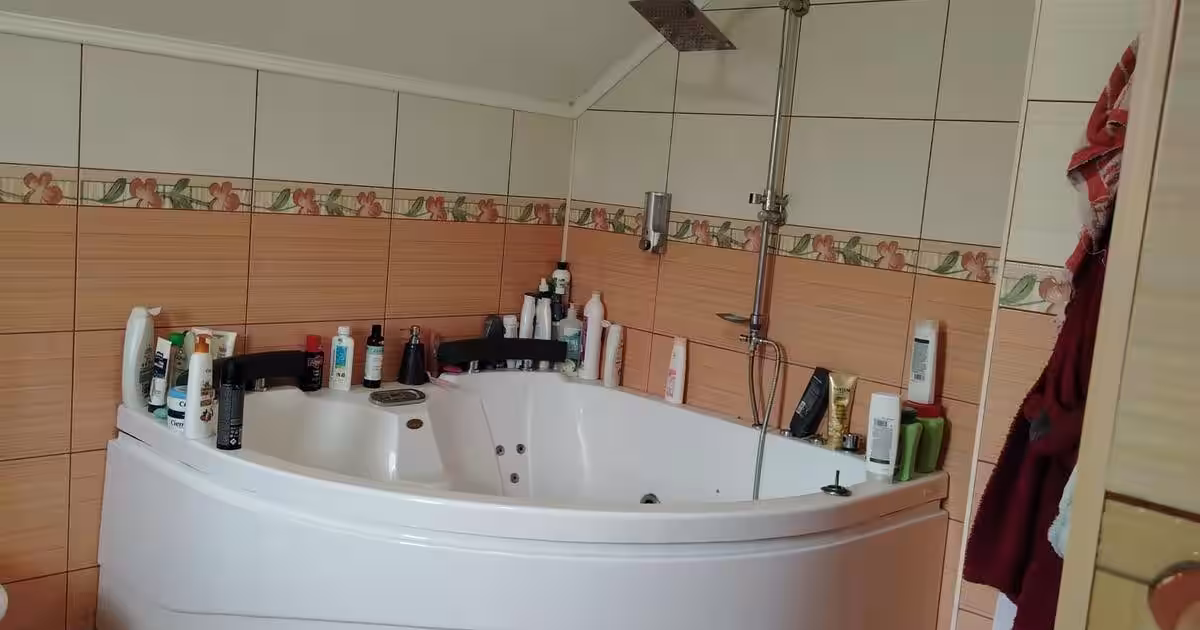 Casa 240mp zona Bradet mobilata utilata-SEMINEU 250000eur neg