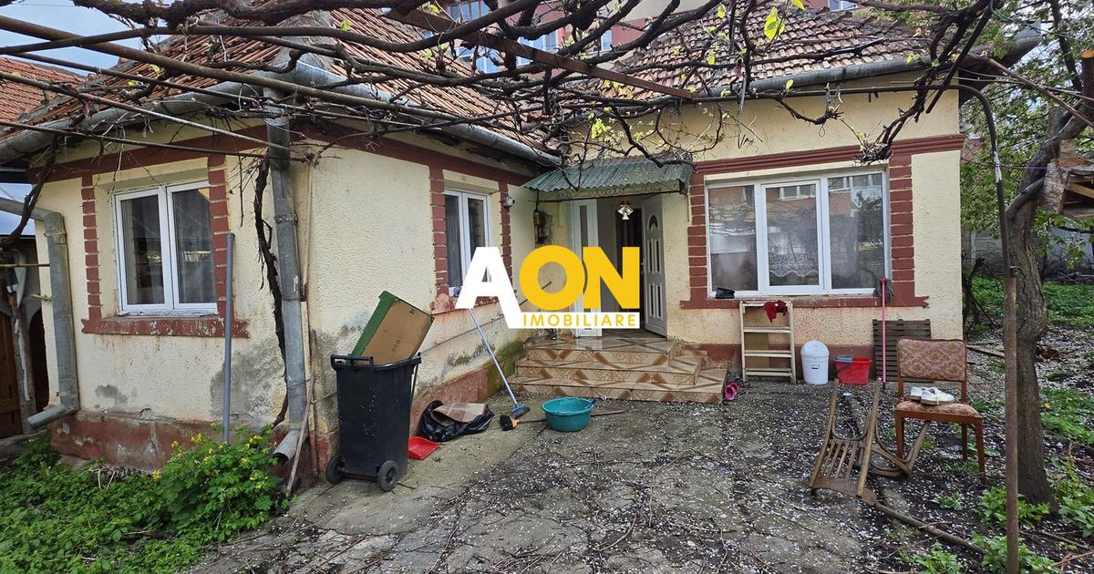 Casa cu 2 camere, 300 mp teren, pretabila pt. muncitori, Cetate