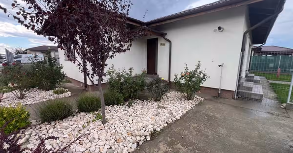 Casă individuală 90 mp cu 3 camere în Balotești